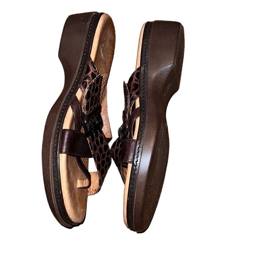 Clarks Brown Leather Thong Sandals Size 8 M - Picture 4 of 5